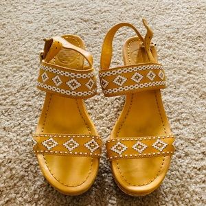 Tory burch reena wedge sandal (size 7.5)